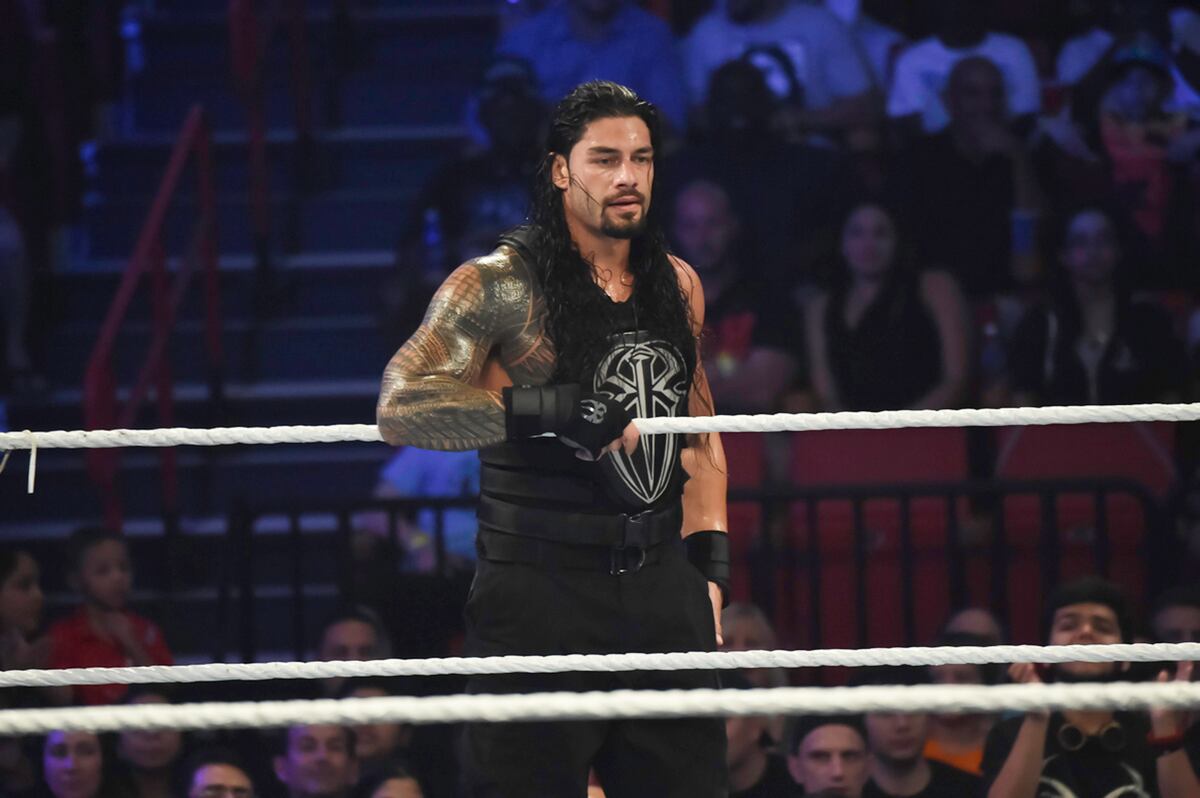 Roman Reigns Returns to WWE Raw, Attacks Triple H | Bleacher Report