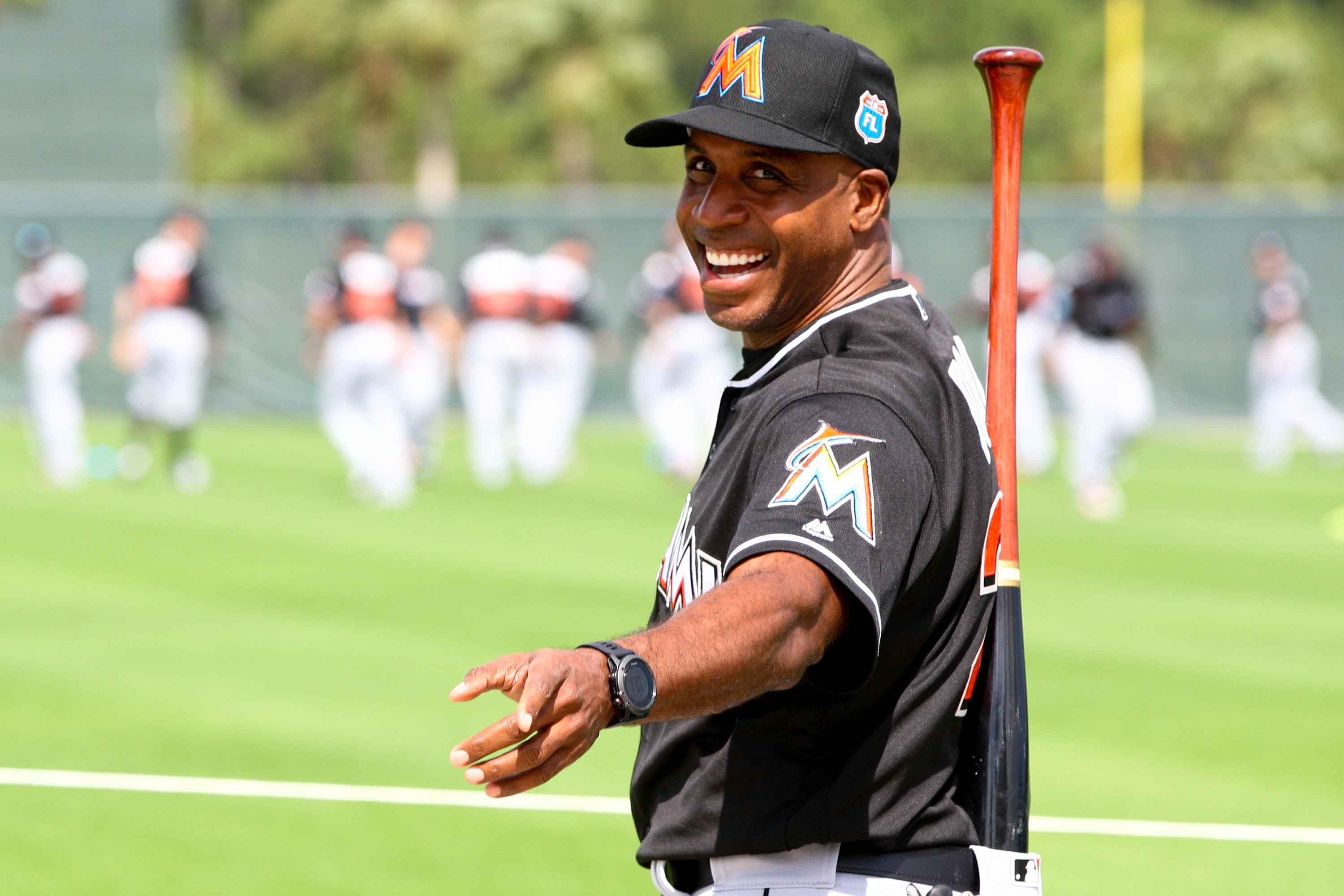 MLB notes: Marlins likely to fire hitting coach Barry Bonds - The