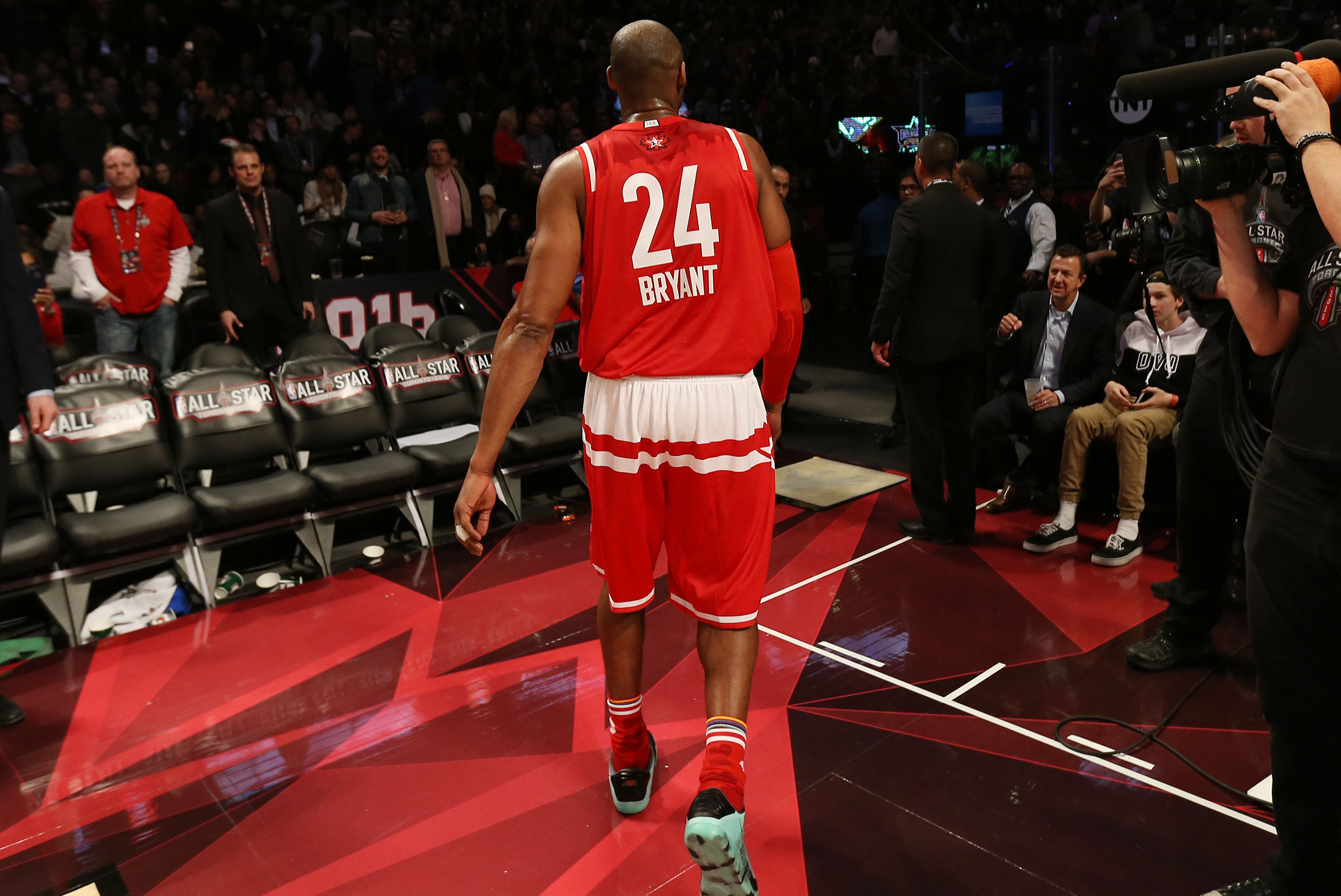Kobe Bryant's All-Star jersey breaks LeBron James' record on NBA