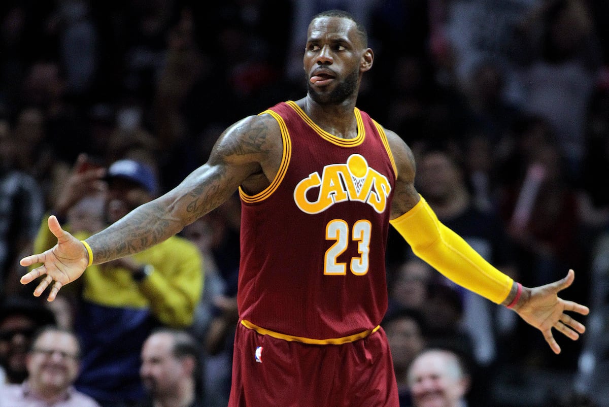 Lebron James Reportedly Apologizes To Cavs Brass About Recent Behavior Lebron James Reportedly Apologizes To Cavs Brass About Recent Behavior