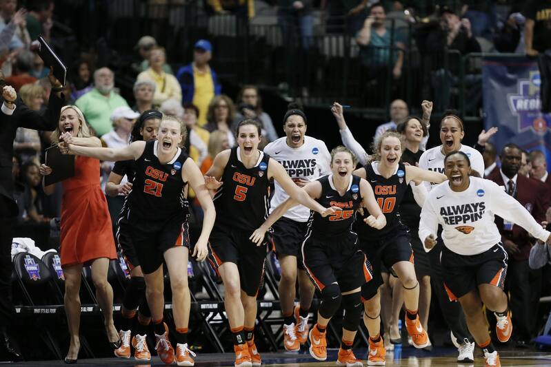 Ncaa Women S Basketball Tournament 2016 Elite 8 Scores Final Four Bracket Bleacher Report Latest News Videos And Highlights