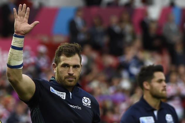 Scotland's wing Sean Lamont waves at the end of the Pool B match of the 2015 Rugby World Cup between Scotland and Japan at Kingsholm stadium in Gloucester, west England on September 23, 2015.  AFP PHOTO / LOIC VENANCE  RESTRICTED TO EDITORIAL USE, NO USE IN LIVE MATCH TRACKING SERVICES, TO BE USED AS NON-SEQUENTIAL STILLS        (Photo credit should read LOIC VENANCE/AFP/Getty Images)