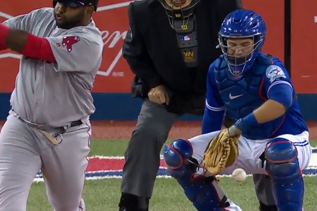 Red Sox 3B Pablo Sandoval's Belt Pops Loose After Swing vs. Blue Jays