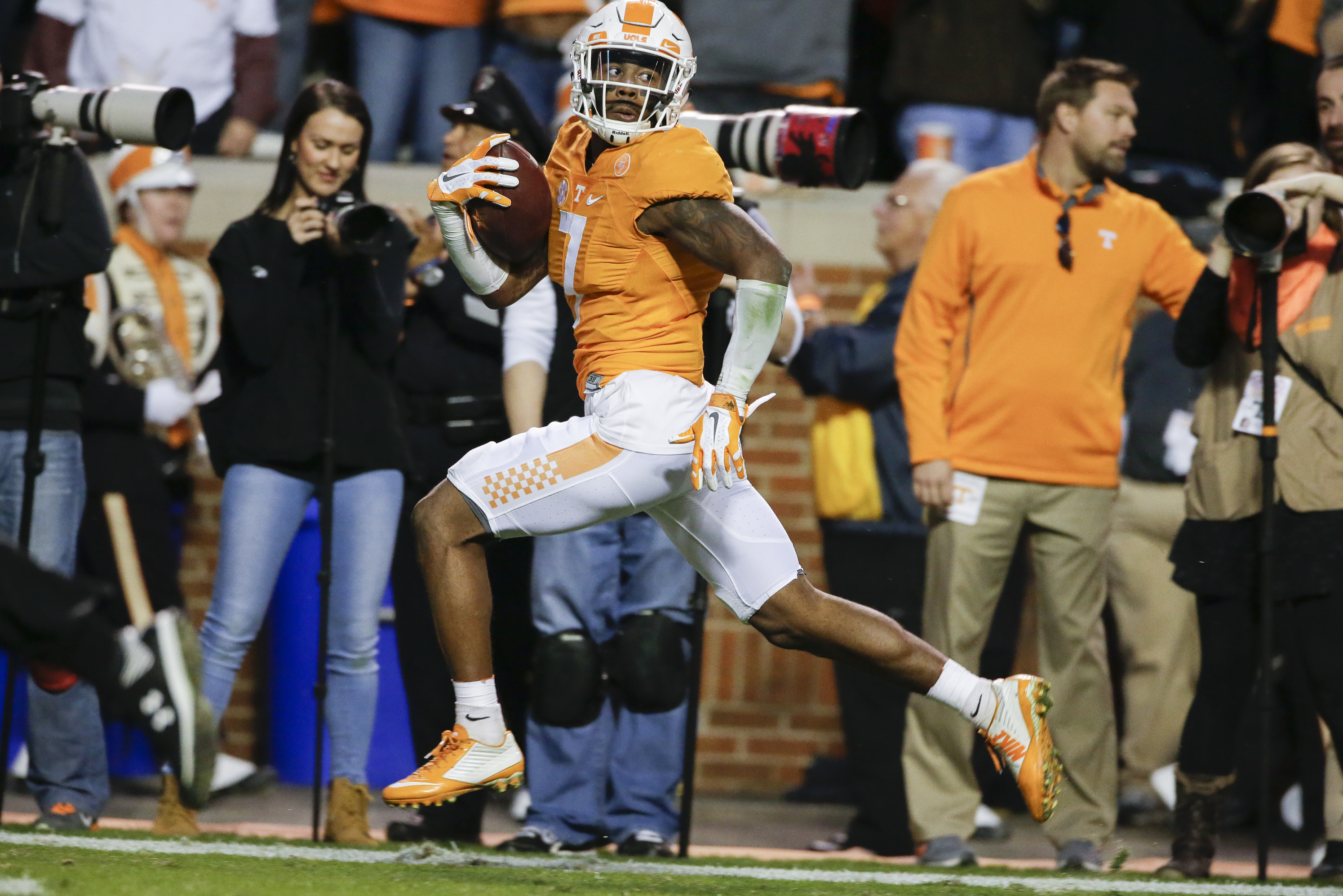 Former Vols WR Jauan Jennings experiences cool moment with future