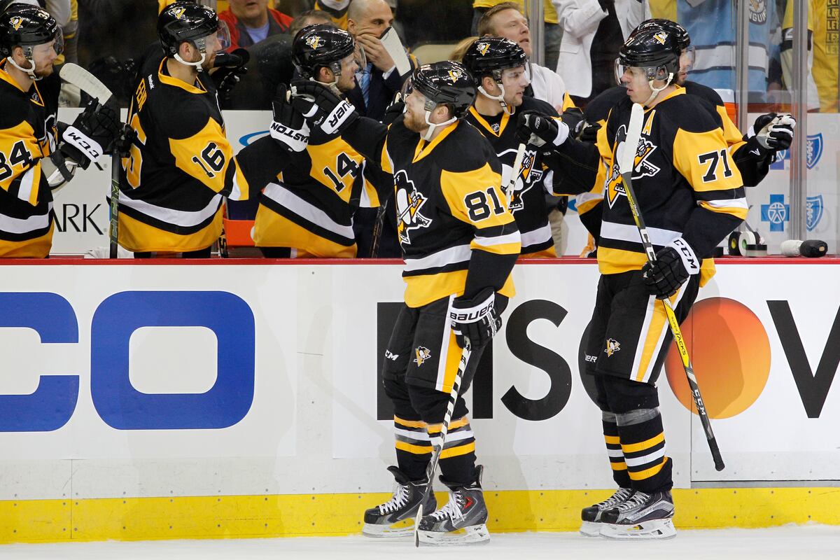 NHL Playoffs Roundup: Phil Kessel Quieting Critics as Dangerous