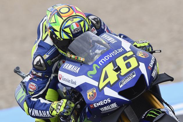 JEREZ DE LA FRONTERA, SPAIN - APRIL 23:  Valentino Rossi of Italy and Movistar Yamaha MotoGP heads down a straight during the MotoGp of Spain - Qualifying at Circuito de Jerez on April 23, 2016 in Jerez de la Frontera, Spain.  (Photo by Mirco Lazzari gp/Getty Images)