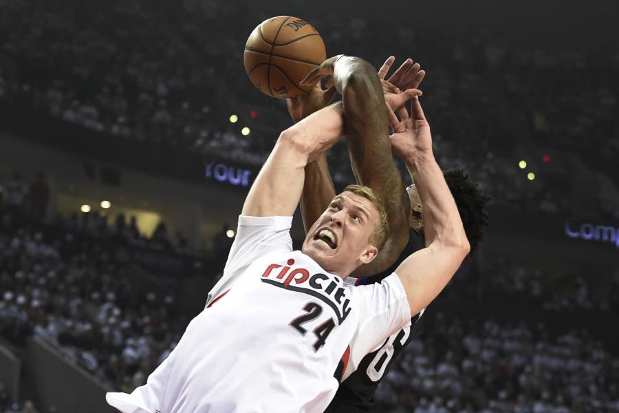 Mason Plumlee signs 3-year, $25M deal with Pistons