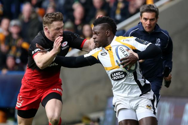 READING, ENGLAND - APRIL 23:  Christian Wade of Wasps holds off Chris Ashton during the European Rugby Champions Cup semi final match between Saracens and Wasps at Madejski Stadium on April 23, 2016 in Reading, England.  (Photo by David Rogers/Getty Images)