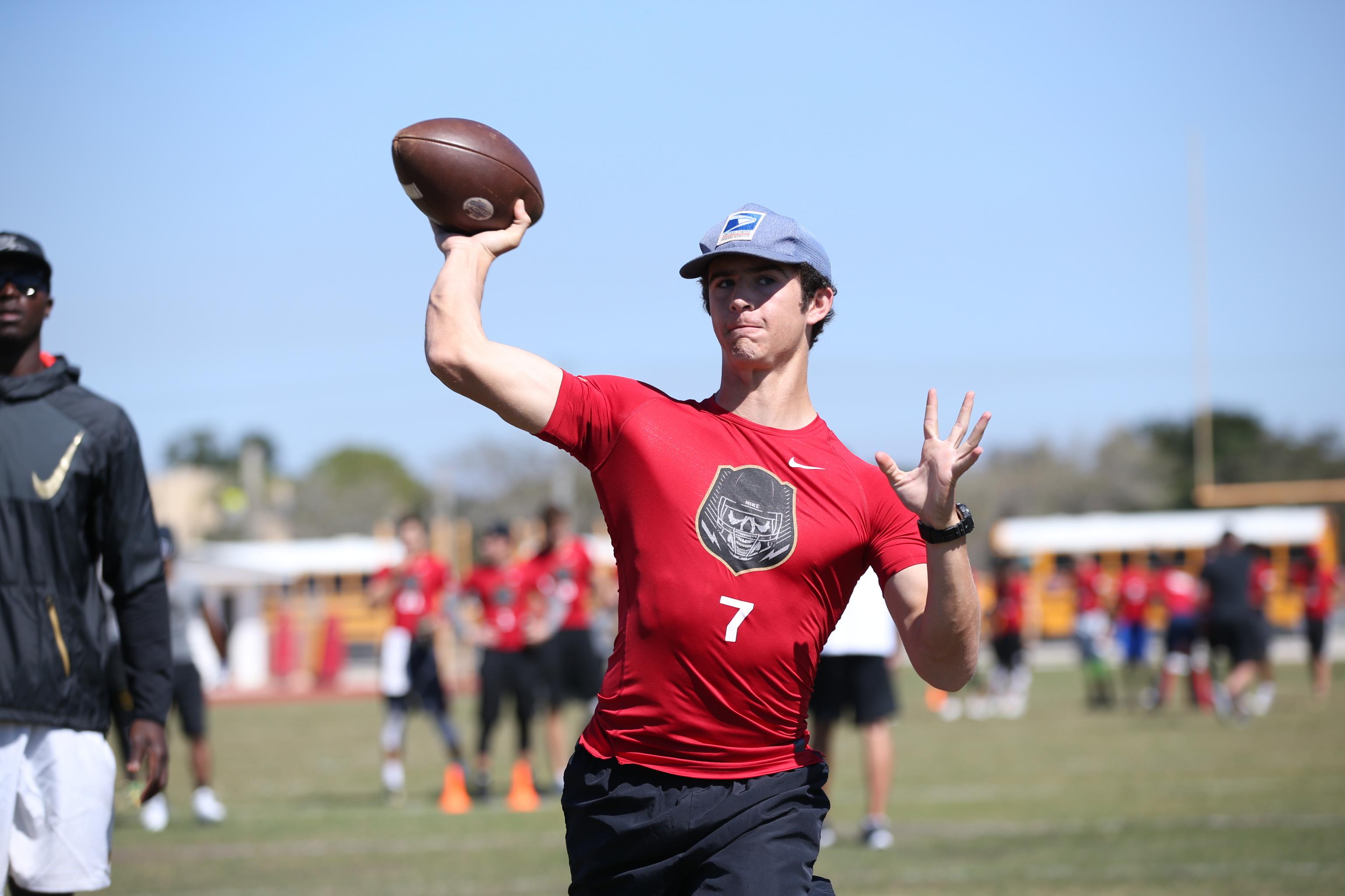 Georgia Bulldogs sticks with QB Stetson Bennett for Florida