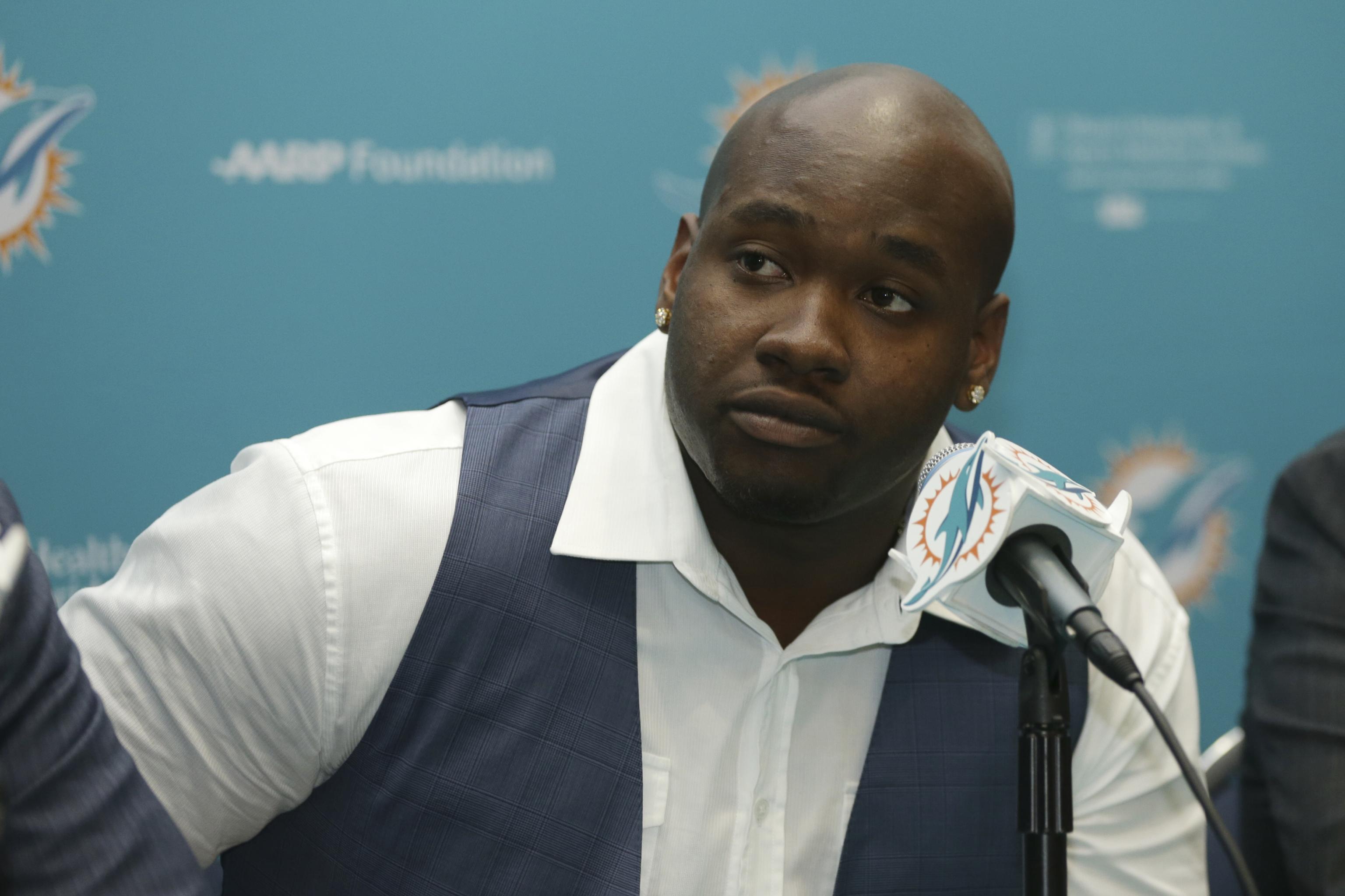 Dolphins Select Laremy Tunsil Despite Controversial Social Media