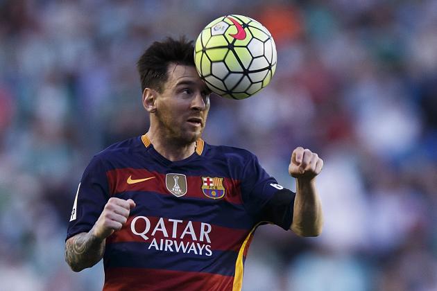 SEVILLE, SPAIN - APRIL 30: Lionel Messi of FC Barcelona saves on a header during the La Liga match between Real Betis Balompie and FC Barcelona at Estadio Benito Villamarin on April 30, 2016 in Seville, Spain.  (Photo by Gonzalo Arroyo Moreno/Getty Images)