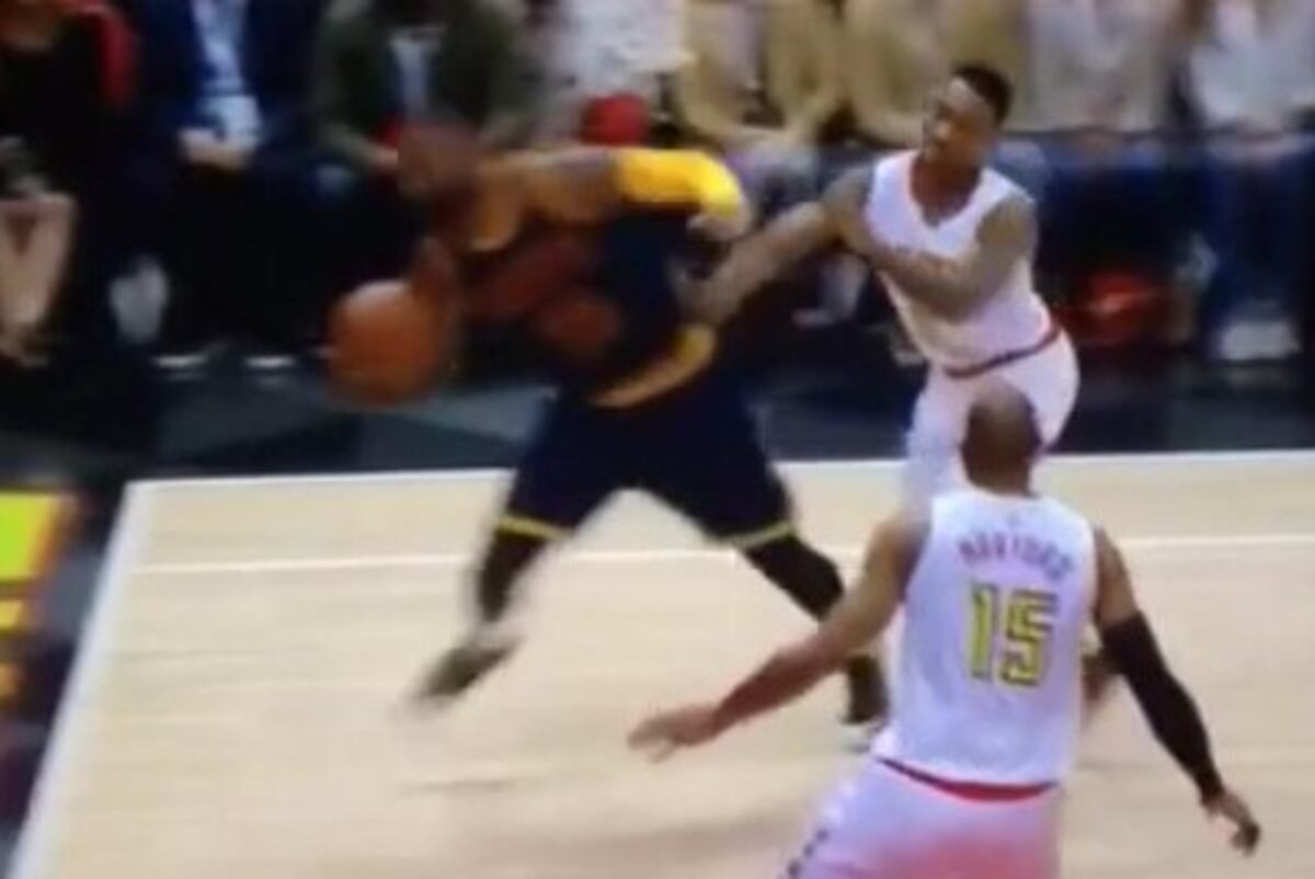 Jeff Teague Checks Lebron James Into Stands In Closing Seconds Of Game Jeff Teague Checks Lebron James Into Stands In Closing Seconds Of Game