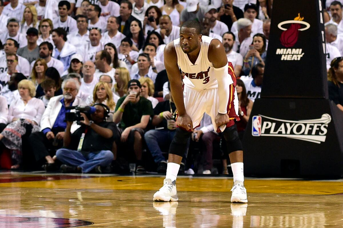 Vintage Dwyane Wade Keeping Miami Alive in HeatRaptors Series News