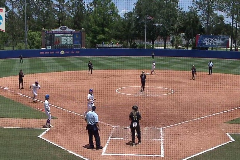 Florida Gators 2B Catches Defense Napping Steals Home After Bases