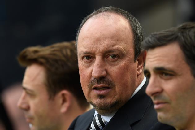 NEWCASTLE UPON TYNE, ENGLAND - MAY 15:  Newcastle manager Rafa Benitez chats with assistant Fabio Pecchia (r) before the Premier League match between Newcastle United and Tottenham Hotspur at St James' Park on May 15, 2016 in Newcastle upon Tyne, England.  (Photo by Stu Forster/Getty Images)