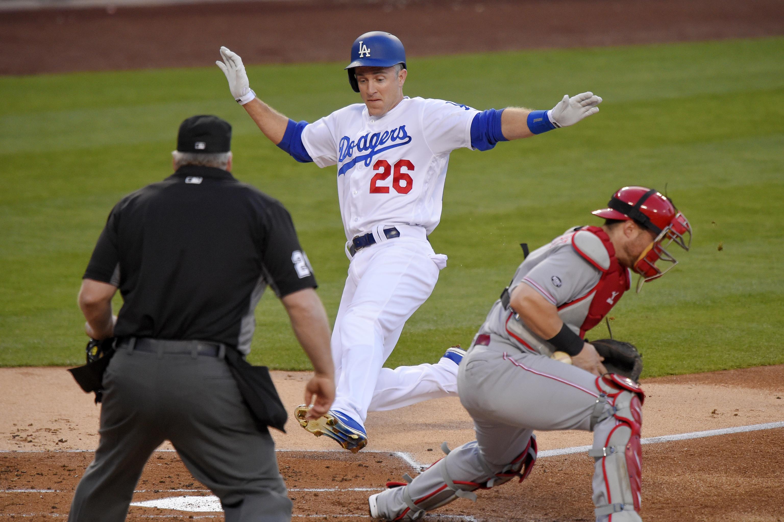 Chase Utley Re-Signs with Dodgers: Latest Contract Details
