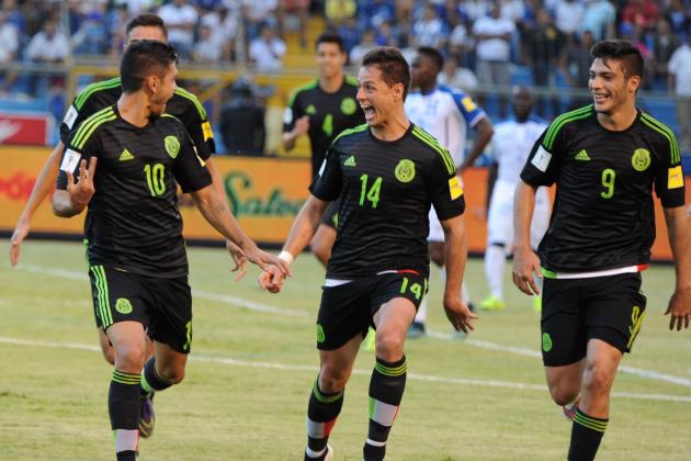 (L to R) Mexico's Jesus Corona, Javier Hernandez and Raul Jimenez celebrate after scoring against Honduras during the Russia 2018 FIFA World Cup Concacaf Qualifiers football match, in San Pedro Sula, on November 17, 2015.   AFP PHOTO / ORLANDO SIERRA        (Photo credit should read ORLANDO SIERRA/AFP/Getty Images)