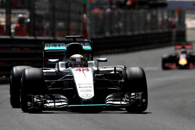 MONTE-CARLO, MONACO - MAY 29:  Lewis Hamilton of Great Britain driving the (44) Mercedes AMG Petronas F1 Team Mercedes F1 WO7 Mercedes PU106C Hybrid turbo on track ahead of Daniel Ricciardo of Australia driving the (3) Red Bull Racing Red Bull-TAG Heuer RB12 TAG Heuer during the Monaco Formula One Grand Prix at Circuit de Monaco on May 29, 2016 in Monte-Carlo, Monaco.  (Photo by Mark Thompson/Getty Images)