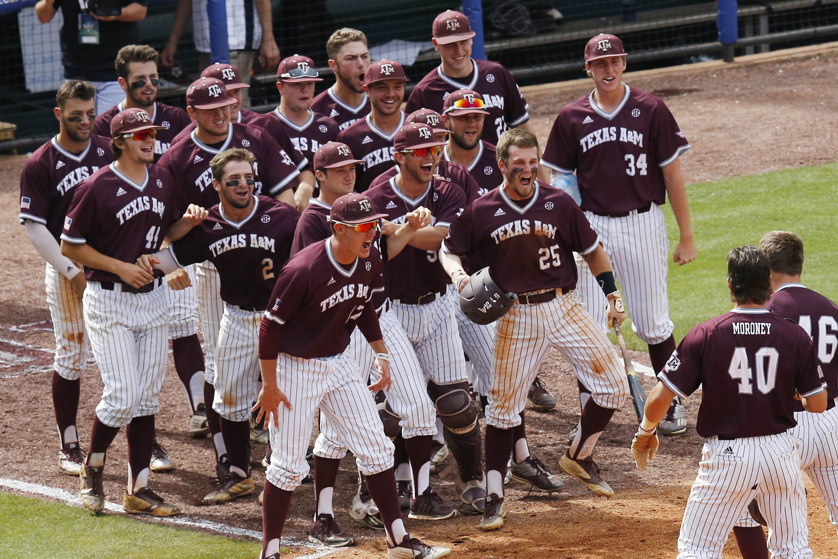 Texas A&M baseball: Aggies beat Arkansas, reach SEC title game