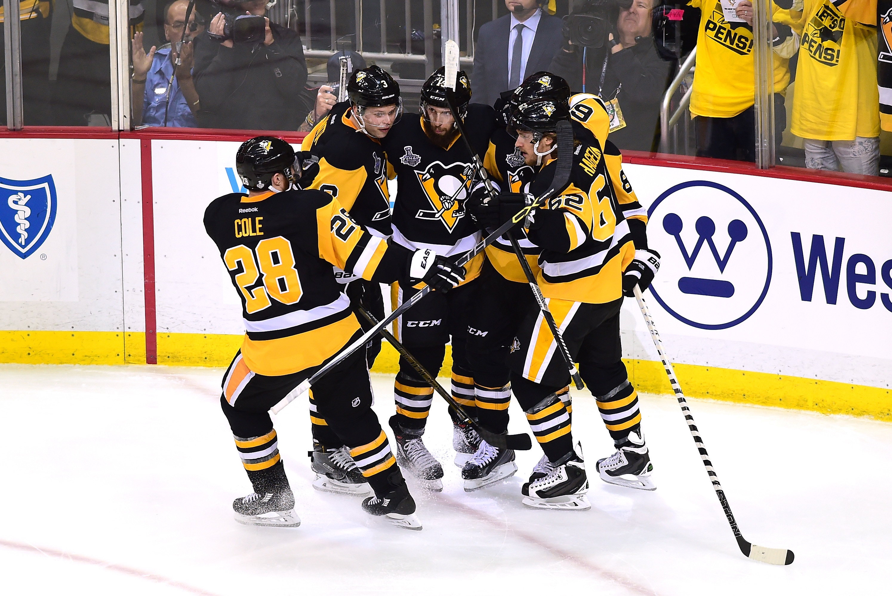 2016 Stanley Cup Final: Penguins score late goal to pull out a thrilling  Game 1 win over the Sharks 