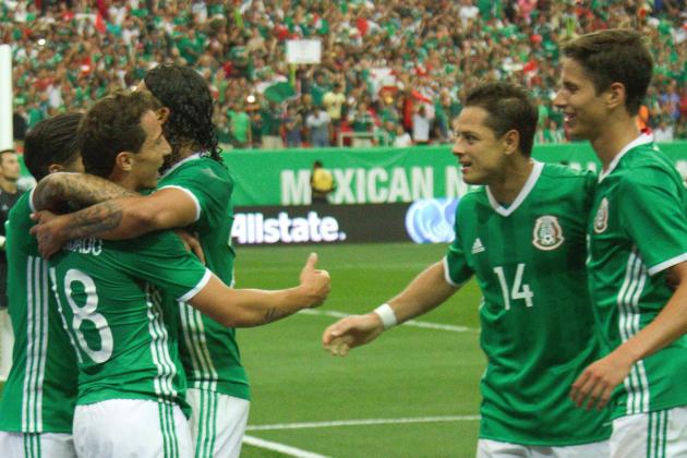 Andres Guardado of Mexico celebrates his goal with his team during the friendly match between the Mexican national team and Paraguay national team at the Georgia Dome in Atlanta, Georgia on May 28, 2016. / AFP / VICTOR STRAFFON (Photo credit should read VICTOR STRAFFON/AFP/Getty Images)