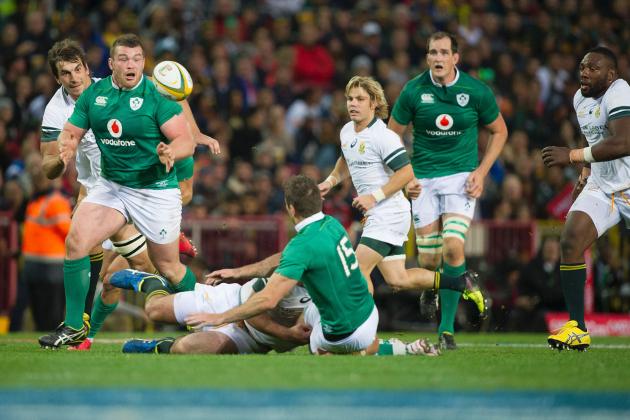 Jack McGrath (2nd L) from Ireland goes for the ball in their game against the Springbok (South Africa) during their test match at Newlands Stadium, in Cape Town on June 11, 2016.  
This test game is the first of three tests the Irish are playing against South Africa. / AFP / RODGER BOSCH        (Photo credit should read RODGER BOSCH/AFP/Getty Images)