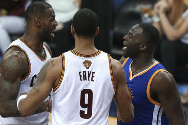 Draymond Green's Nike Jersey Easily Destroyed in Light Scuffle