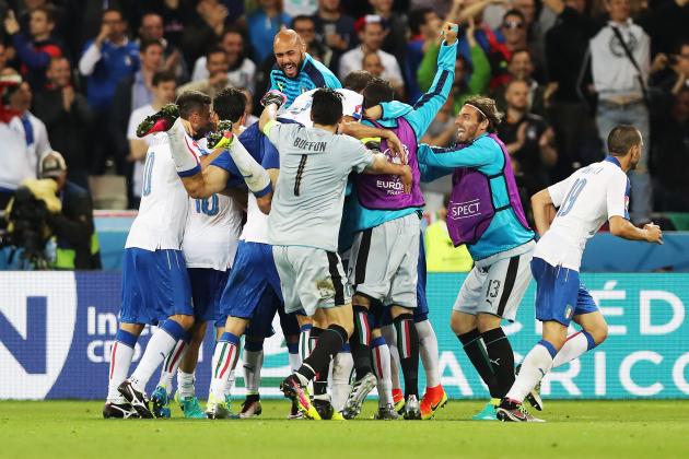 LYON, FRANCE - JUNE 13:  Graziano Pelle of Italy is mobbed by team mates after he scores his team's second goal during the UEFA EURO 2016 Group E match between Belgium and Italy at Stade des Lumieres on June 13, 2016 in Lyon, France. (Photo by Ian MacNicol/Getty Images)