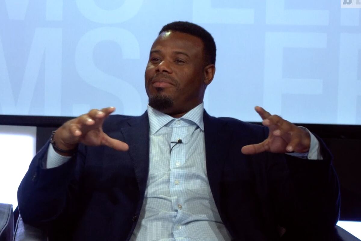 Ken Griffey Jr. Says He Used to Tickle Ichiro Until He Was 'Drenched
