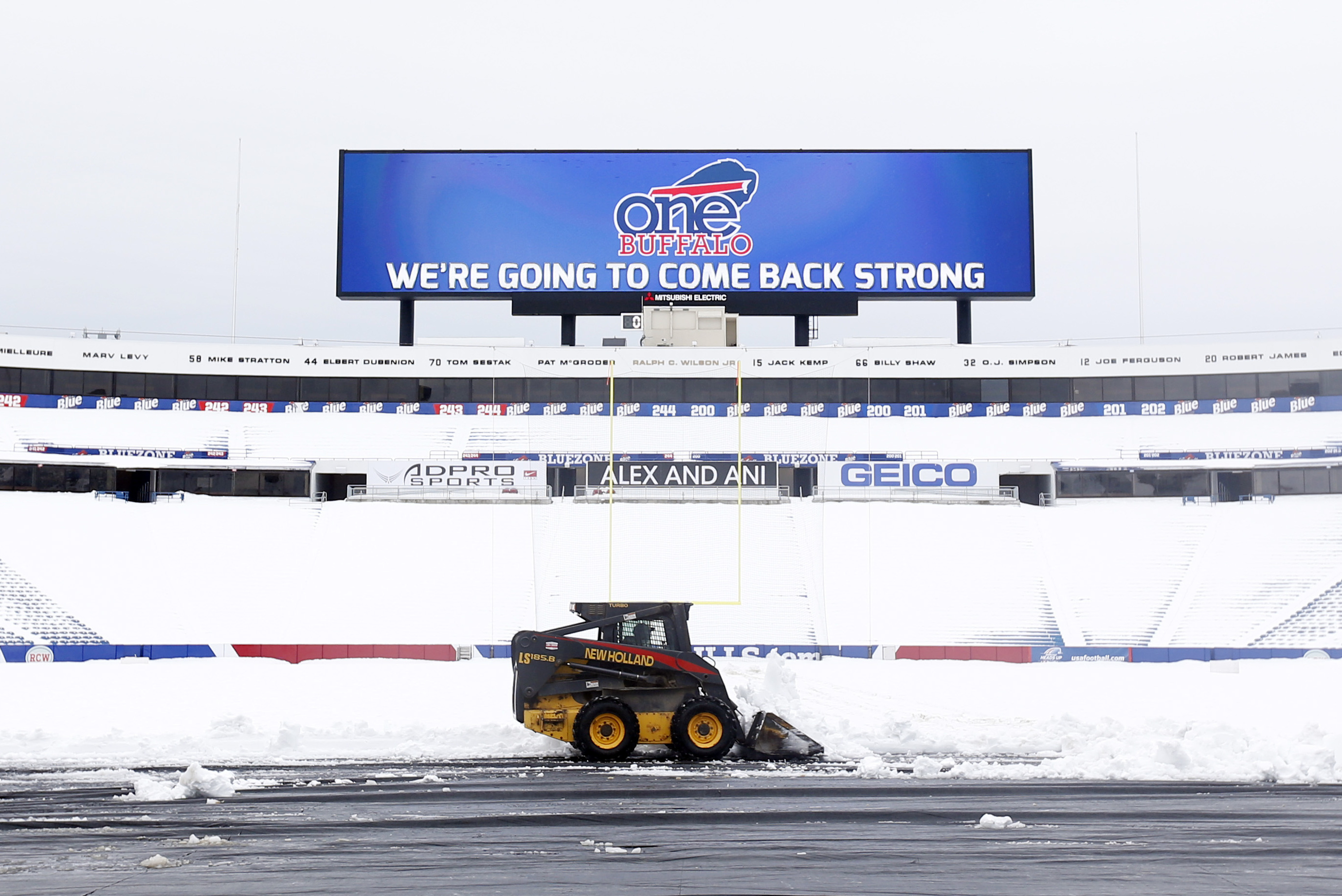 NFL World Reacts To The Snowball Controversy At Bills Stadium - The Spun:  What's Trending In The Sports World Today