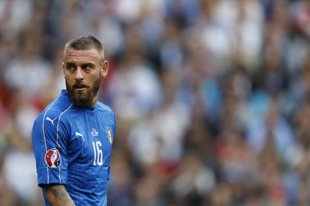 Daniele De Rossi of Italy during the UEFA Euro 2016 round of 16 match between Italy and Spain on June 27, 2016 at the Stade de France in Paris, France.(Photo by VI Images via Getty Images)