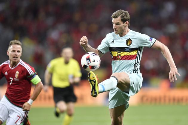 Belgium's Jan Vertonghen controls the ball during the Euro 2016 round of 16 soccer match between Hungary and Belgium, at the Stadium municipal in Toulouse, France, Sunday, June 26, 2016. (AP Photo/Martin Meissner)
