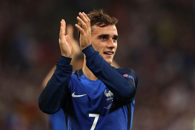 MARSEILLE, FRANCE - JULY 07:  Antoine Griezmann of France celebrates at the end of the UEFA Euro 2016 Semi Final match between Germany and France at Stade Velodrome on July 7, 2016 in Marseille, France.  (Photo by Matthew Ashton - AMA/Getty Images)