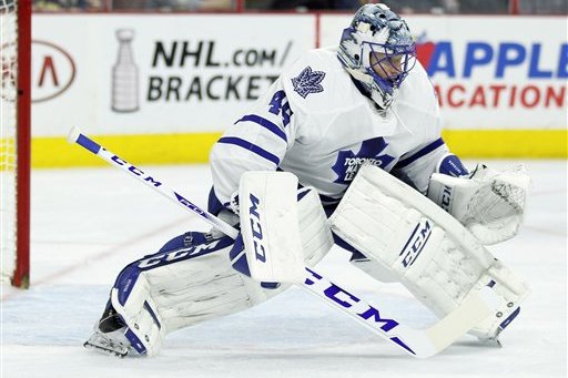 Toronto Maple Leaf's' Jonathan Bernier during an NHL hockey game against the Philadelphia Flyers, Thursday April 7, 2016  in Philadelphia. (AP Photo/Tom Mihalek)