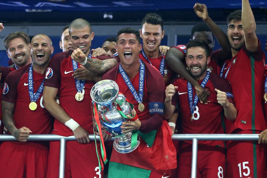 Portugal Champion UEFA Euro Cup 2016 Collector's Edition Visao Magazine  Ronaldo