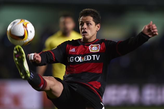 VILLARREAL, SPAIN - MARCH 10:  Javier 'Chicharito' Hernandez of Bayer Leverkusen controls the ball during the UEFA Europa League Round of 16 first leg match between Villarreal and Bayer Leverkusen at El Madrigal Stadium on March 10, 2016 in Villarreal, Spain.  (Photo by Manuel Queimadelos Alonso/Getty Images)