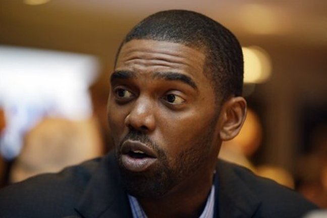 ESPN hires former Patriots receiver Randy Moss as an analyst