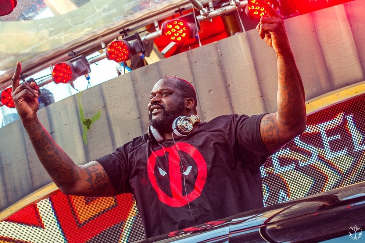 Shaq Spins a Set on Tomorrowland Stage as DJ Diesel News, Scores