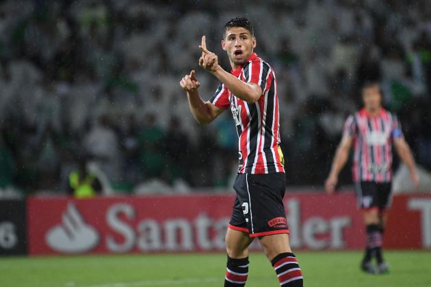 Jonathan Calleri of Brazil's Sao Paulo celebrates after scoring against Colombia's Atletico Nacional, during their 2016 Copa Libertadores semifinal football match at Atanasio Girardot stadium, in Medellin, Antioquia department, Colombia, on July 13, 2016. / AFP / Luis Acosta        (Photo credit should read LUIS ACOSTA/AFP/Getty Images)