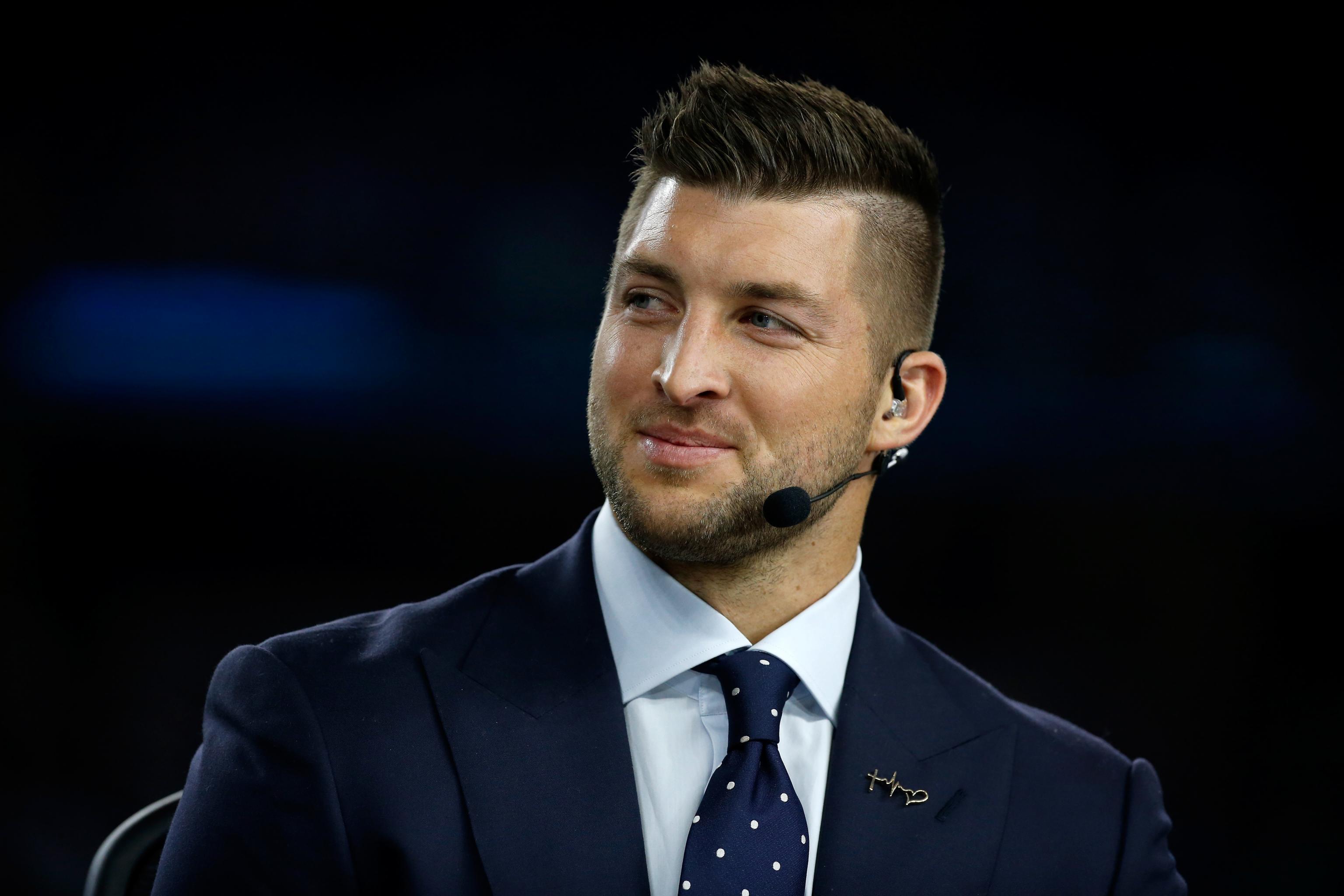 Retiring Jets coach: Tebow situation 'an absolute mess'