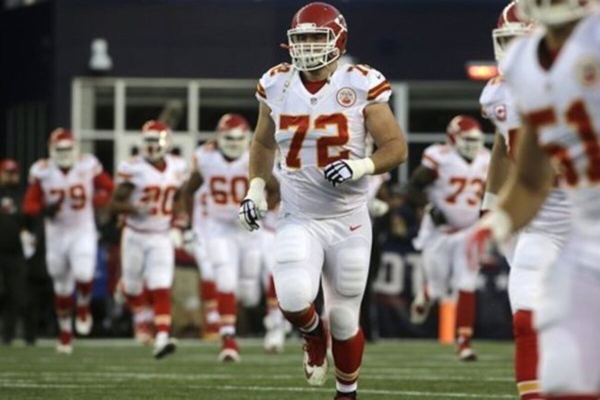 Eric Fisher, Chiefs Agree to New Contract: Latest Details ...