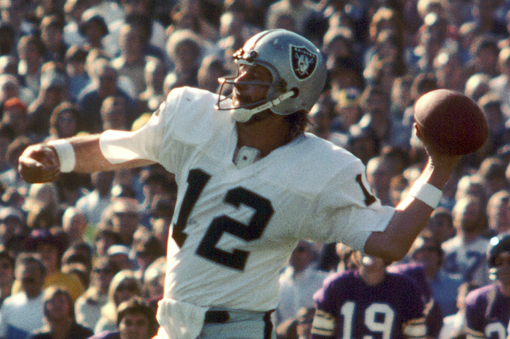 Ken Stabler of the Raiders defined swagger, cool for generations – The  Denver Post