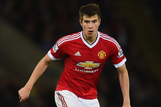 LEICESTER, ENGLAND - NOVEMBER 28:  Paddy McNair of Manchester United in action during the Barclays Premier League match between Leicester City and Manchester United at The King Power Stadium on November 28, 2015 in Leicester, England.  (Photo by Laurence Griffiths/Getty Images)