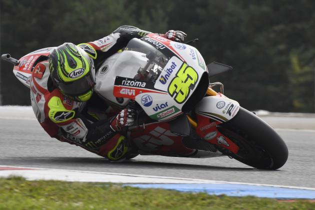 BRNO, CZECH REPUBLIC - AUGUST 20:   Cal Crutchlow of Great Britain and LCR Honda rounds the bend during the qualifying practice during the MotoGp of Czech Republic - Qualifying at Brno Circuit on August 20, 2016 in Brno, Czech Republic.  (Photo by Mirco Lazzari gp/Getty Images)