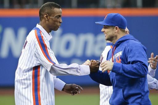 Darryl Strawberry Calls Dwight Gooden a 'Junkie-Addict' in NYDN