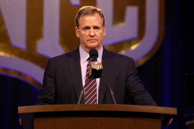 SAN FRANCISCO, CA - FEBRUARY 05:  NFL Commissioner Roger Goodell speaks during a press conference prior to Super Bowl 50 at the Moscone Center West on February 5, 2016 in San Francisco, California.  (Photo by Mike Lawrie/Getty Images)