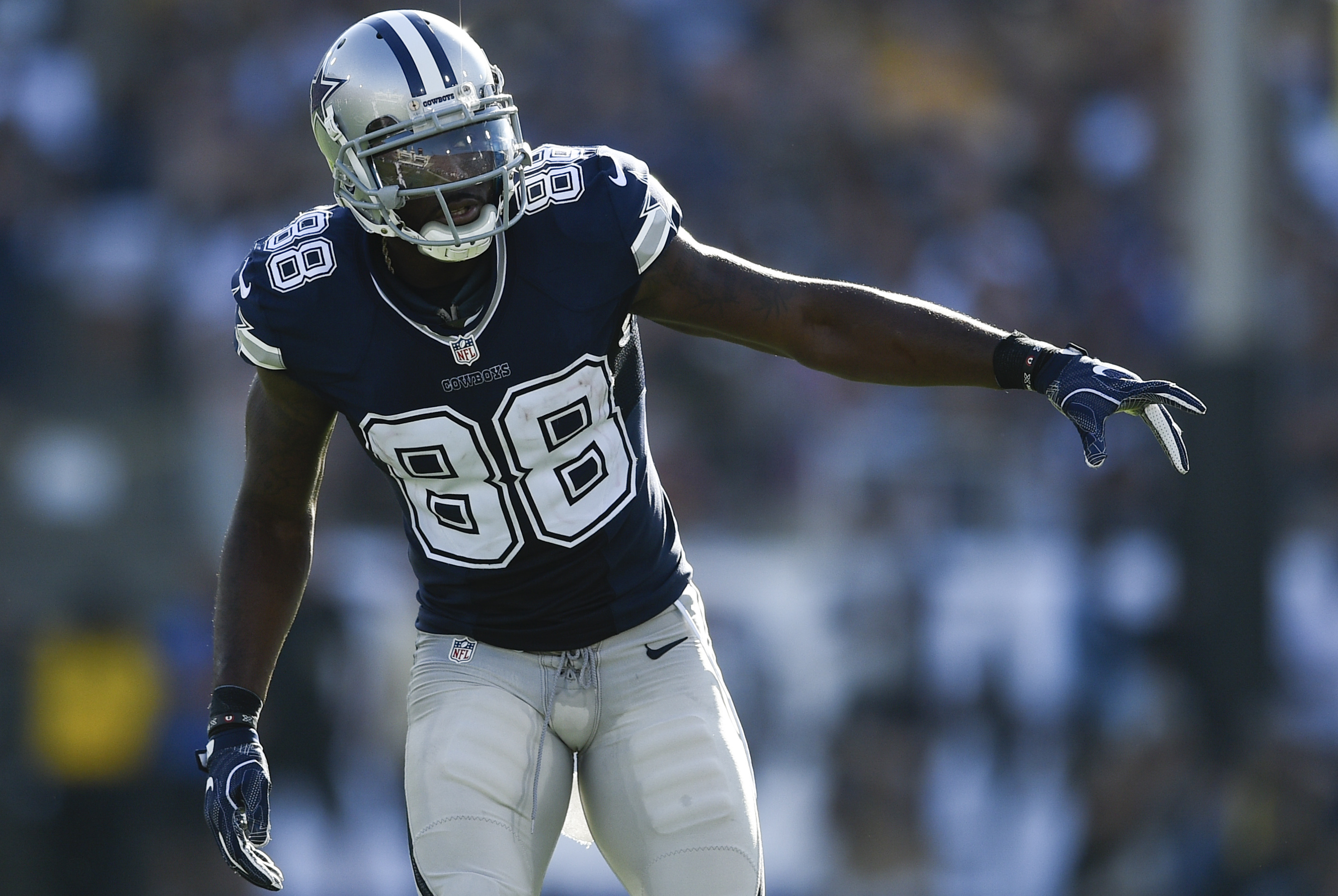 Cowboys WR Dez Bryant out after concussion in practice