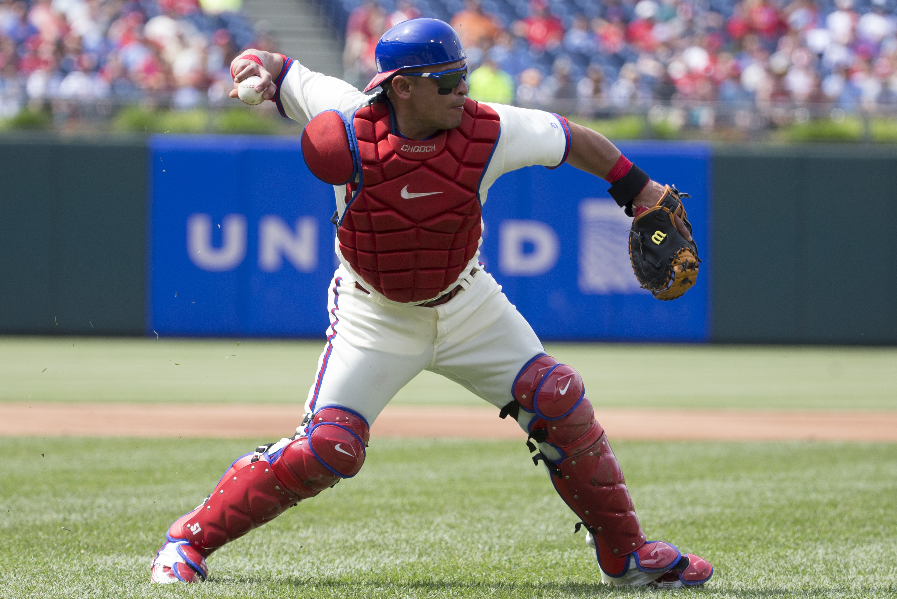 Philadelphia Phillies trade longtime catcher Carlos Ruiz to Dodgers, MLB