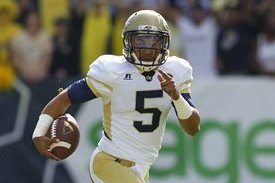 Georgia Tech quarterback Justin Thomas (5) carries in the first half of an NCAA college football game against Georgia on Saturday, Nov. 28, 2015, in Atlanta. (AP Photo/Brett Davis)