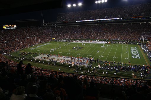 Auburn plays Alabama during the second half of an NCAA college football game in Auburn, Ala., Saturday, Nov. 30, 2013. (AP Photo/Skip Martin)